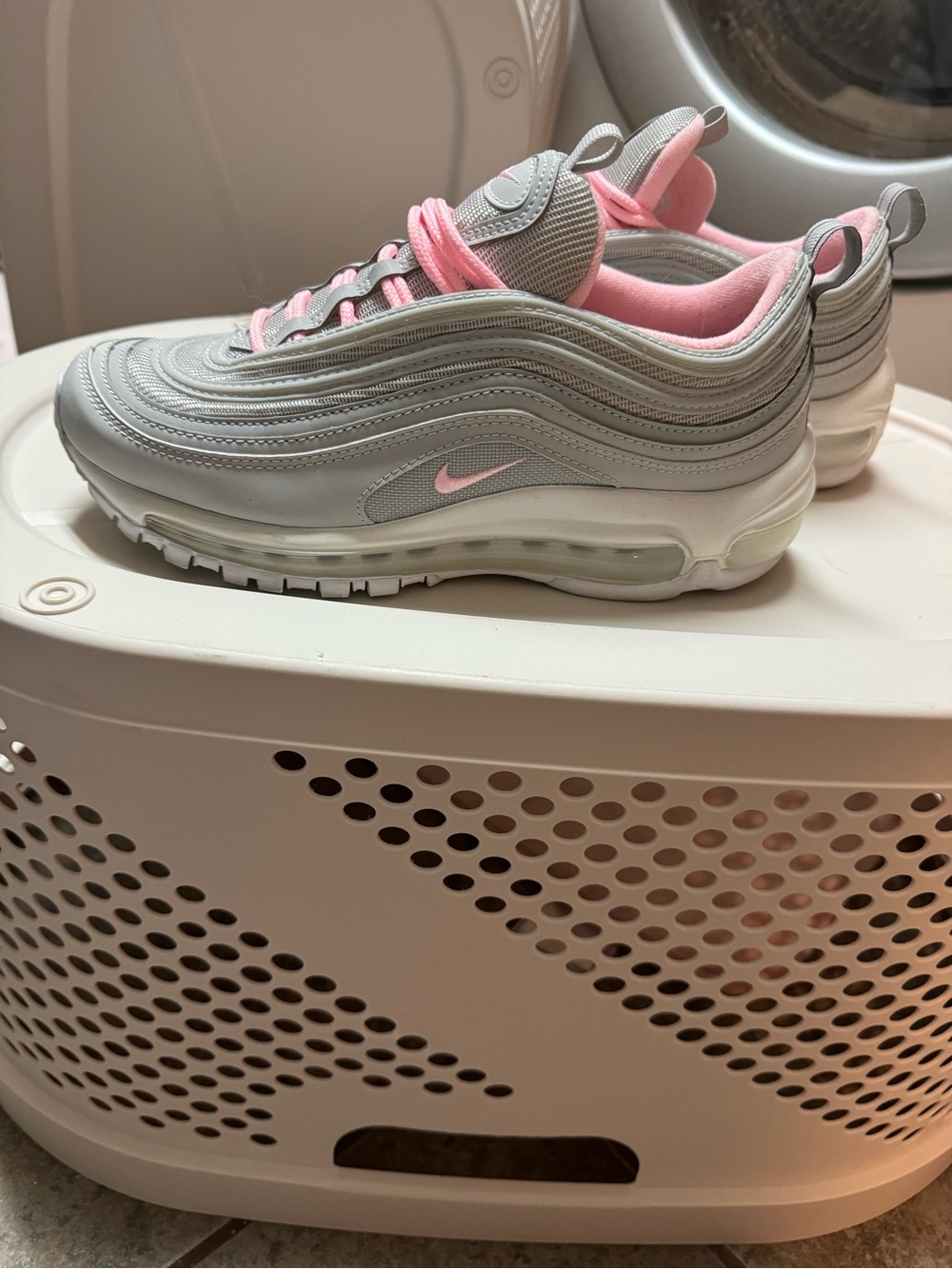 Nike Women’s Sneakers in Light Gray with Pink Accents